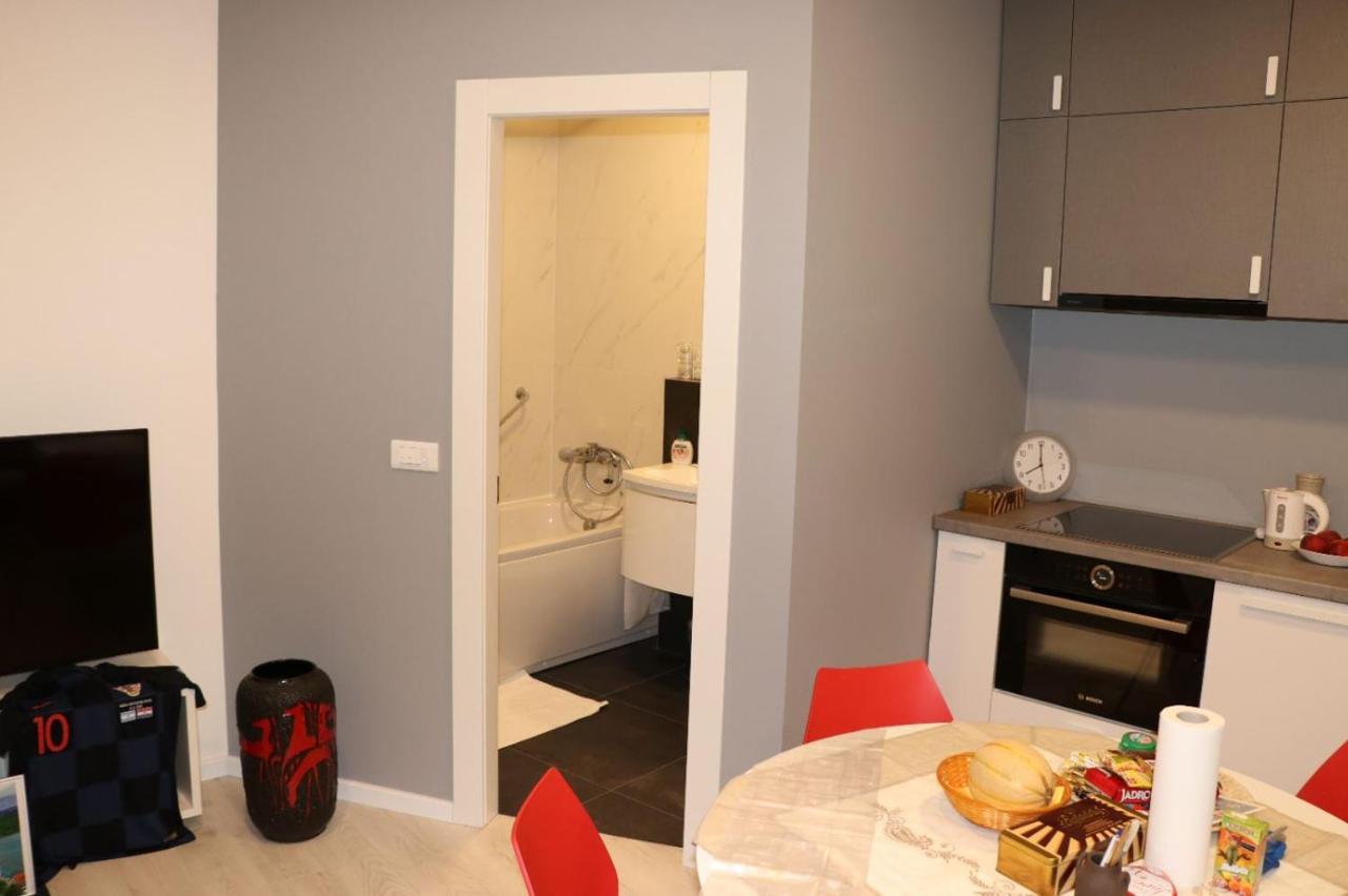 Apartman Gusar -Top Position, Close To The Center And The Beach, Fully Equipped Omiš Esterno foto