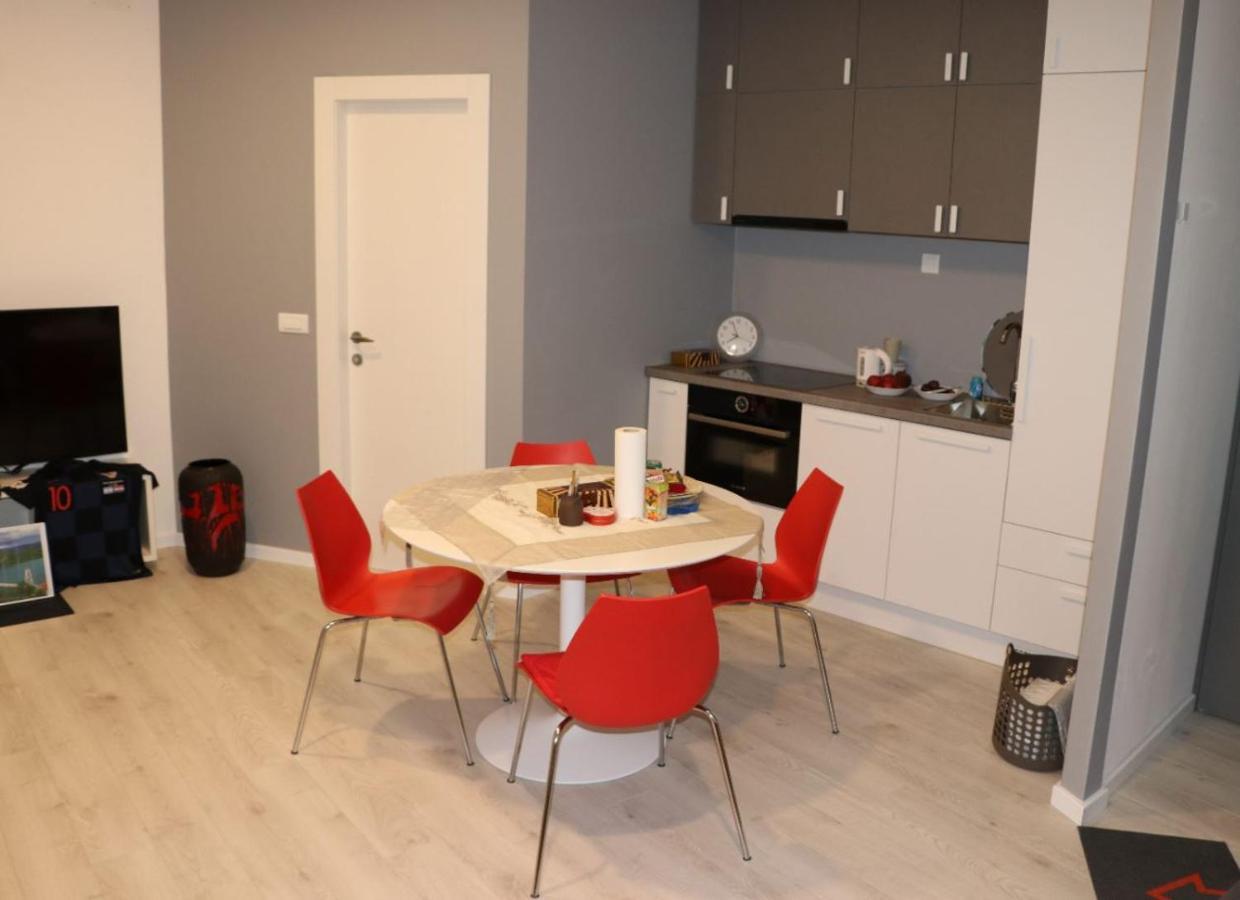Apartman Gusar -Top Position, Close To The Center And The Beach, Fully Equipped Omiš Esterno foto